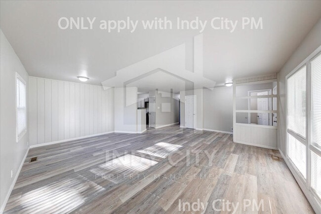 Foto del edificio - 3118 N Richardt Ave