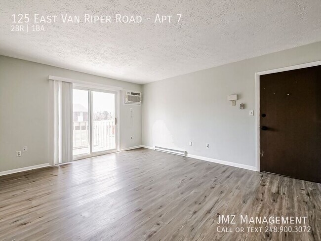 Foto del edificio - 125 E Van Riper Rd