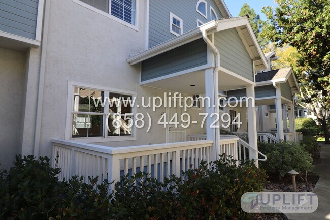Building Photo - 2 Bed, 2.5 Bath Townhome w/ Central HVAC, ...