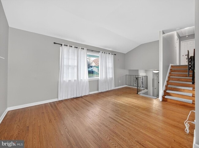 Building Photo - 1277 Beverly Rd