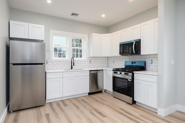 Foto del edificio - 18 Georgia Ave