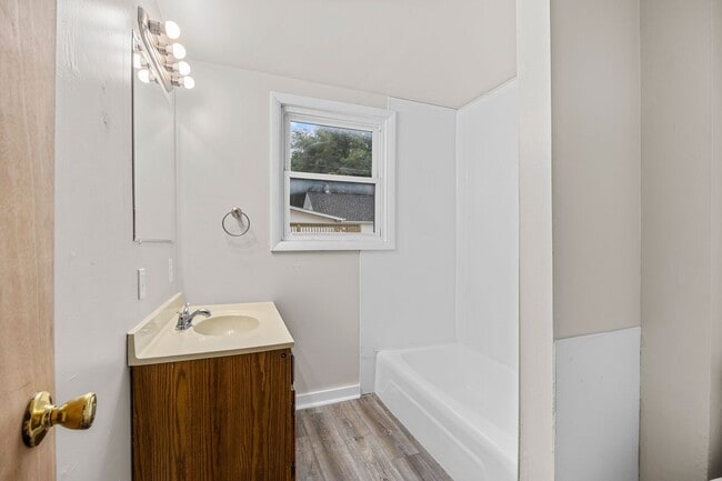 Building Photo - 111 N 15th St