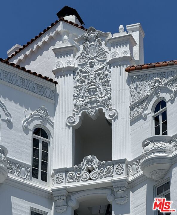 Foto del edificio - 1302 N Sweetzer Ave