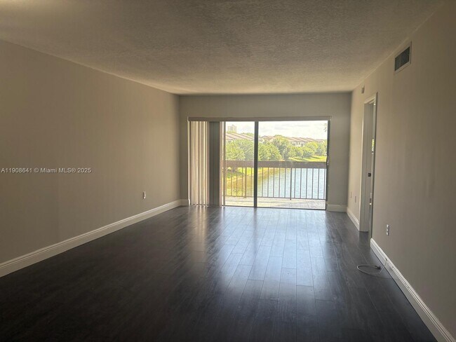 Foto del edificio - 10288 NW 9th St Cir