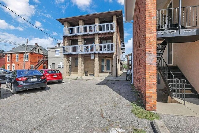 Foto del edificio - 89 W 9th Ave