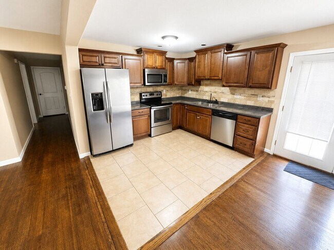 Building Photo - Bossier Home!