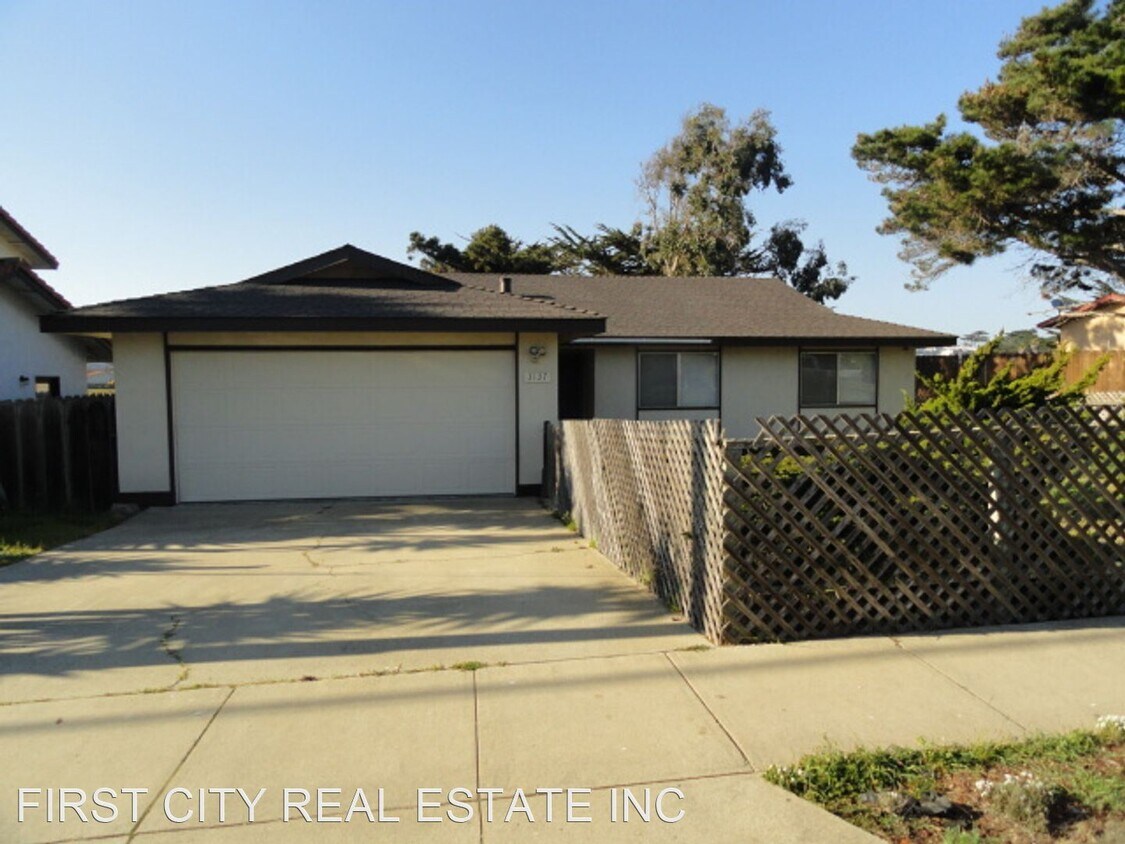 Primary Photo - 3 br, 2 bath House - 3137 Lake Drive