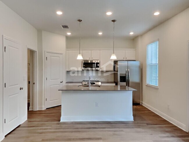 Foto del edificio - 27173 St Andrews Ave