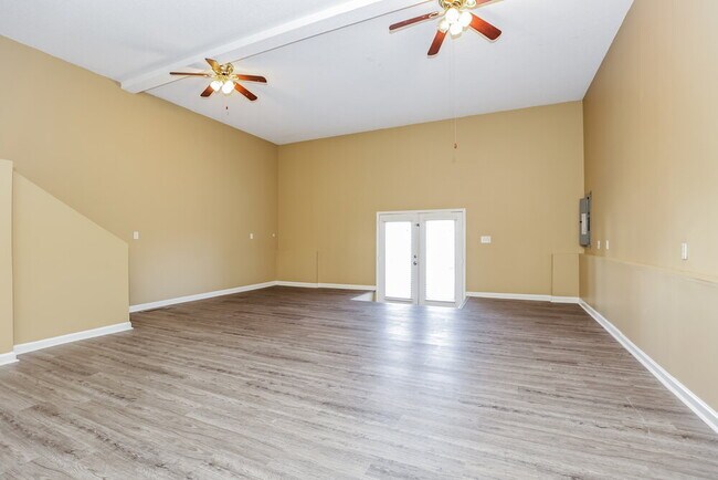 Foto del edificio - 1011 Norwood Ct