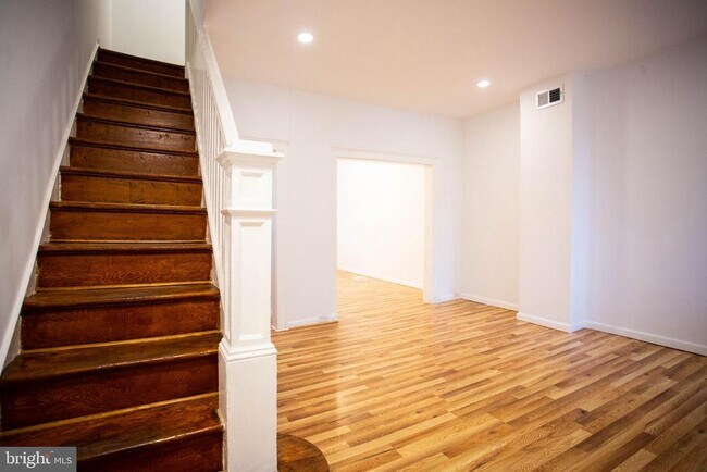 Foto del edificio - 3702 Hayward Ave