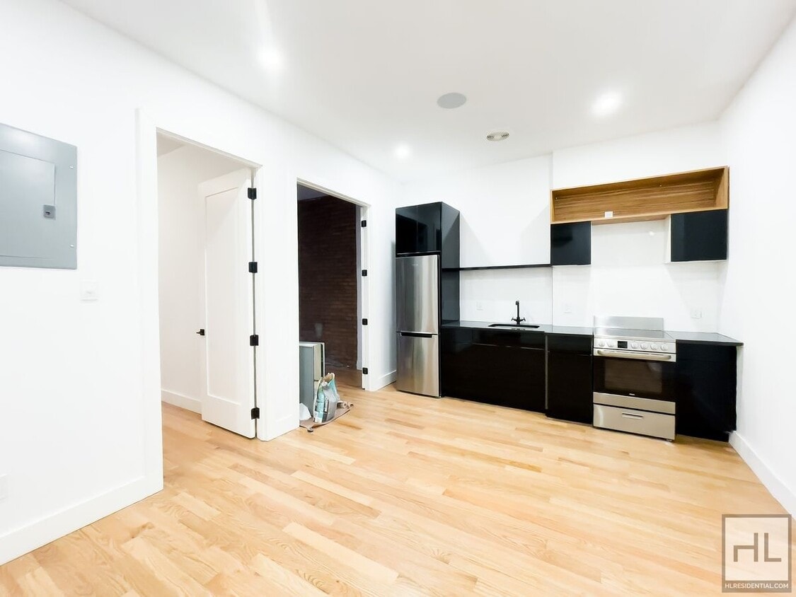 Foto principal - Amazing 4-Bed 3-Bath East Village Apartmen...