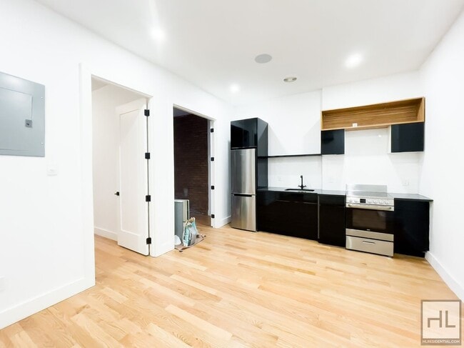 Building Photo - Amazing 4-Bed 3-Bath East Village Apartmen...