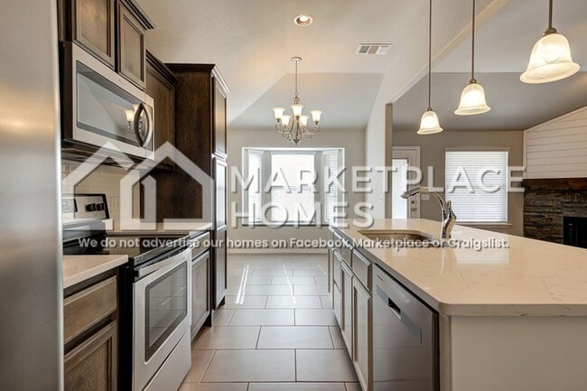 Building Photo - 3914 Wiltshire Dr