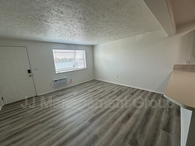 Building Photo - 1207 2nd St