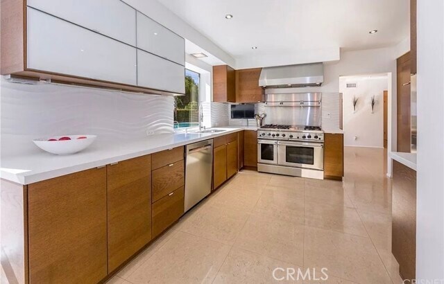 Foto del edificio - 17548 Marilla St
