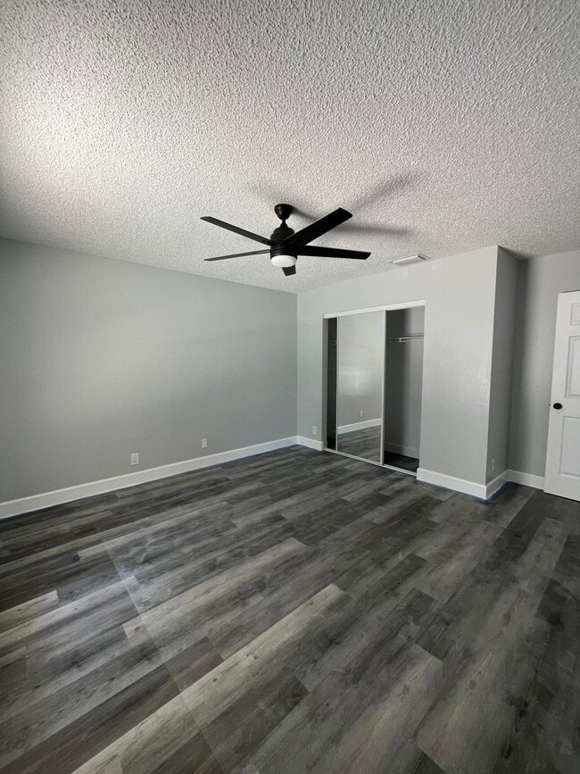 Building Photo - 1573 Hawthorne Pl