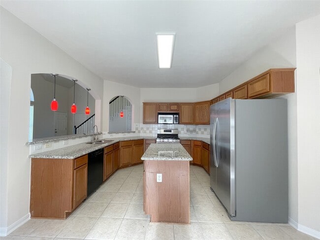 Building Photo - 2126 Winding Hollow Dr