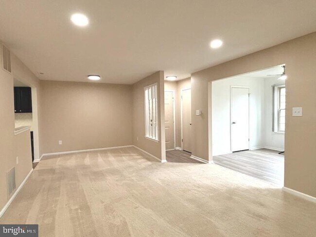 Foto del edificio - 5 Neville Ct