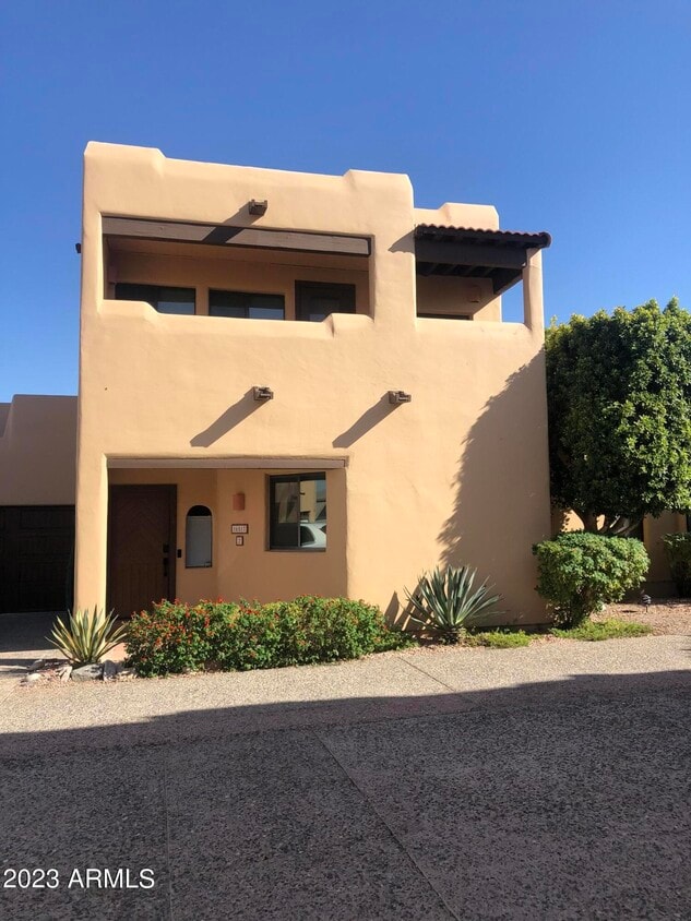16517 E Gunsight Dr, Fountain Hills, AZ 85268 Townhome Rentals in