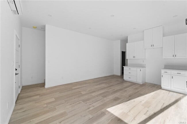 Building Photo - Modern living in this brand new 3 bedroom 3 bathroom home