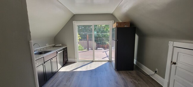 Foto del edificio - 1042 N Clarkson St