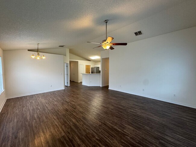 Building Photo - Move In Special 1/2 Off 1st Months Rent! 4...