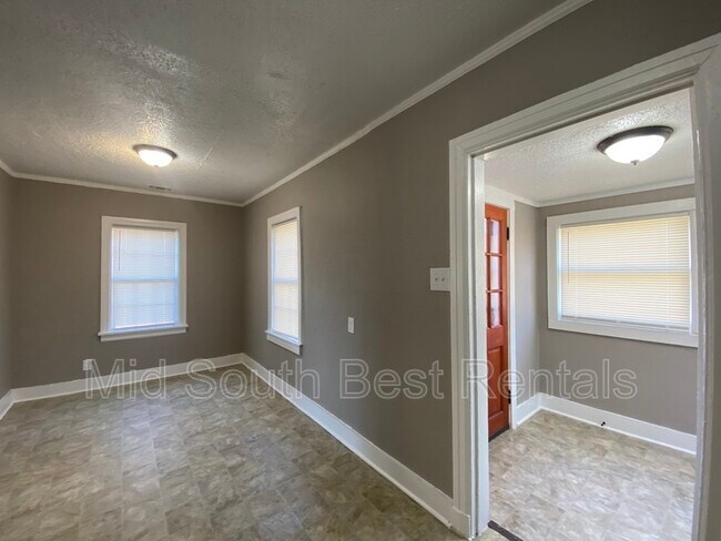 Foto del edificio - 274 Edsel Ave