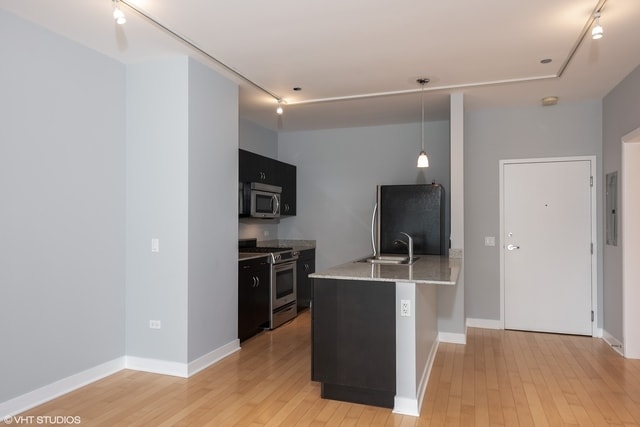 Building Photo - 8 E Randolph