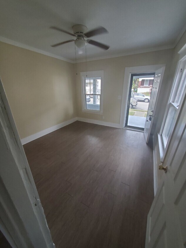 Foto principal - "2-Bedroom Duplex Home in Louisville with ...
