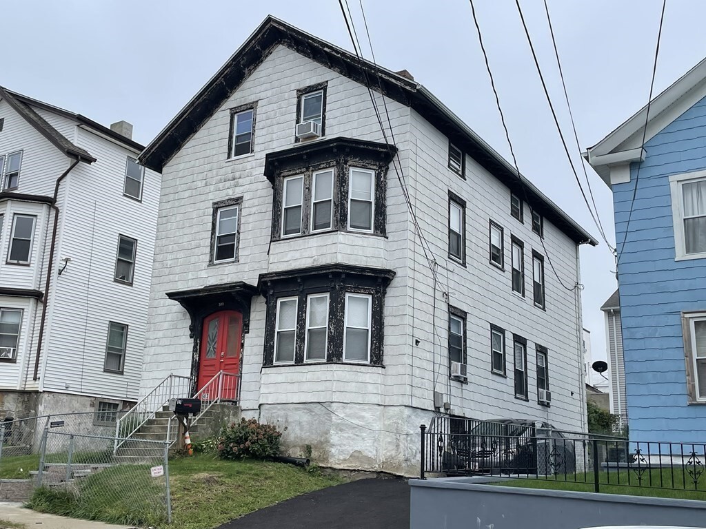 503 William St Unit 1st Floor, Fall River, MA 02721 Room for Rent in