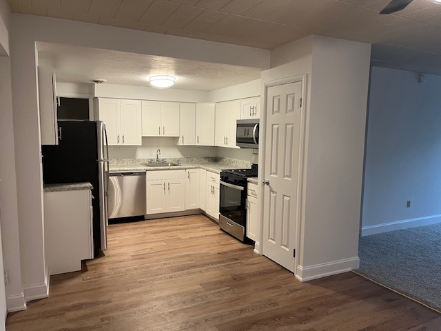 Cocina blanca nueva - Monroeville Apartments at LaVale