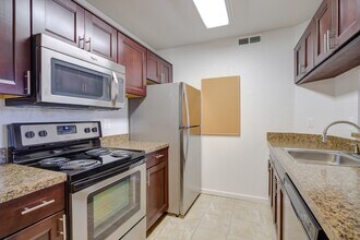 Oak Hill Apartments photo'