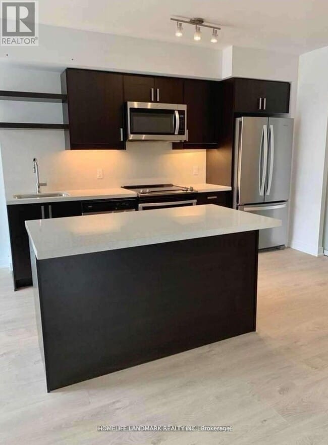 Building Photo - 50 Wellesley St E