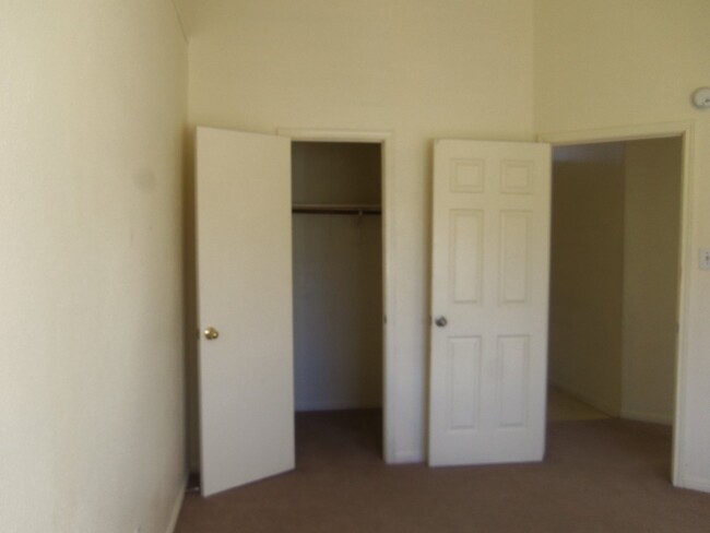 Building Photo - 2710 Larkspur