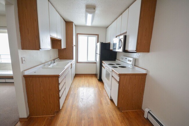 Foto del edificio - Rare 3bedroom Valhalla condo - basic cable & internet included!