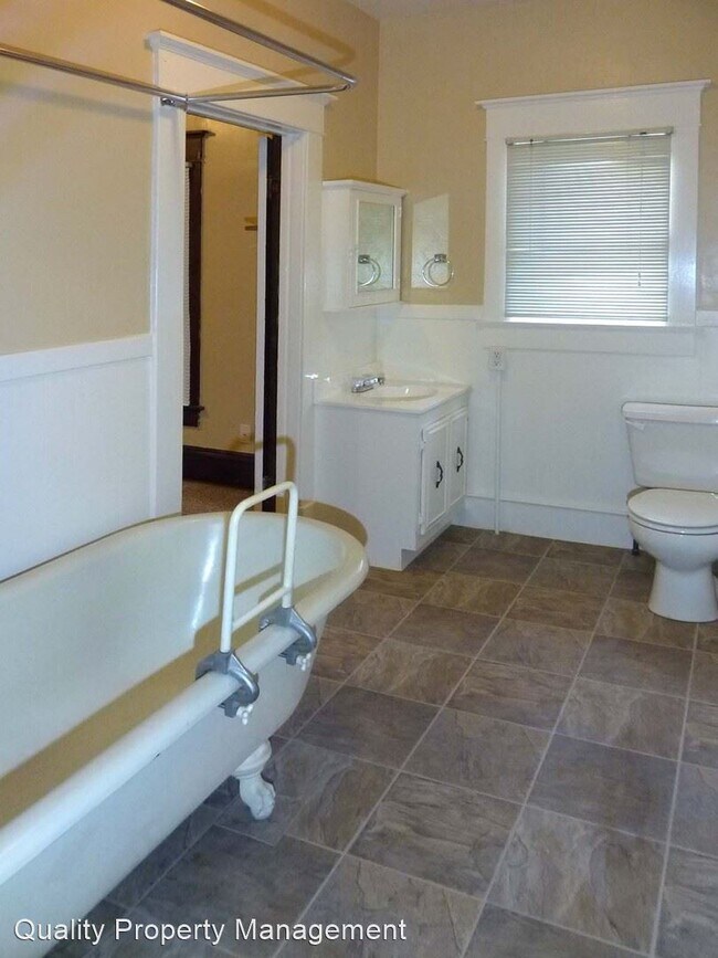 Foto del edificio - 2 br, 1 bath House - 717 E. Jackson St.
