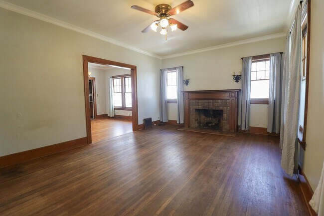 Foto del edificio - 2 Bed | 1 Bath Near Downtown Tulsa!