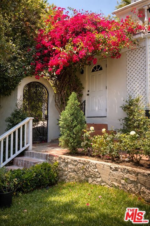 Foto del edificio - 8298 Presson Pl