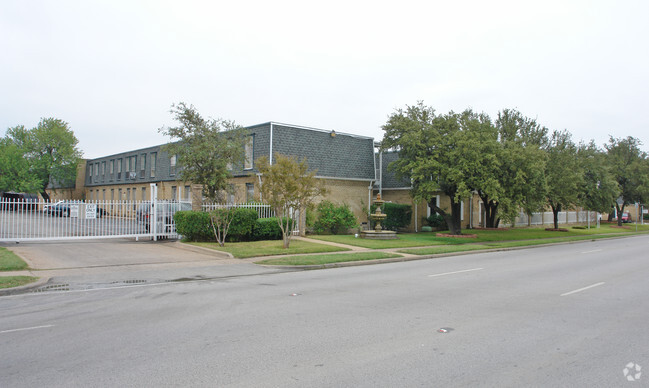 Foto del edificio - La Hacienda Apartments