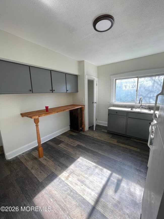 Building Photo - 37 E Gloucester Pike