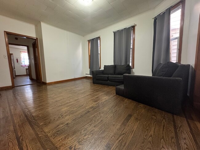 Foto del edificio - 82 E 18th St