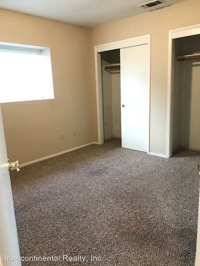 Building Photo - 3102 Brookside Dr