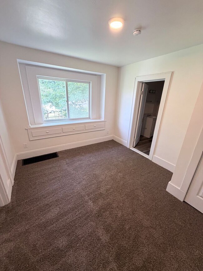 Foto del edificio - 2250 Bellfield Ave