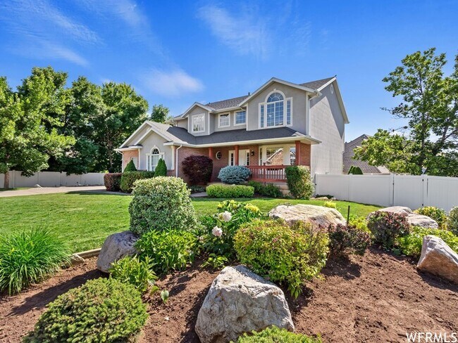 Building Photo - 3-bedroom, 2.5-bathroom home