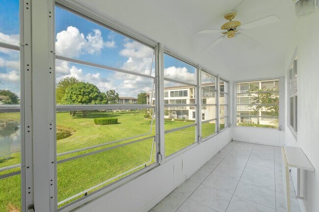 Foto del edificio - 351 Mansfield Dr