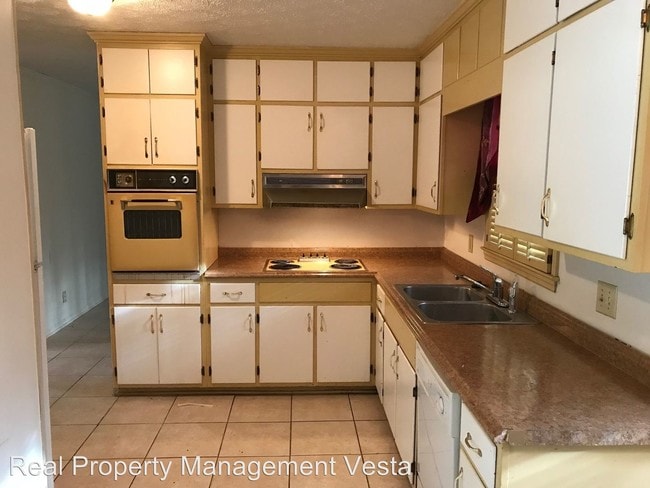 Building Photo - 1233 Marlowe Dr