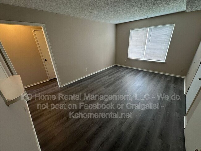 Foto del edificio - 838 Saddlewood St