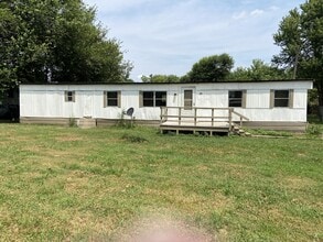 Building Photo - 210 Stinson Dr