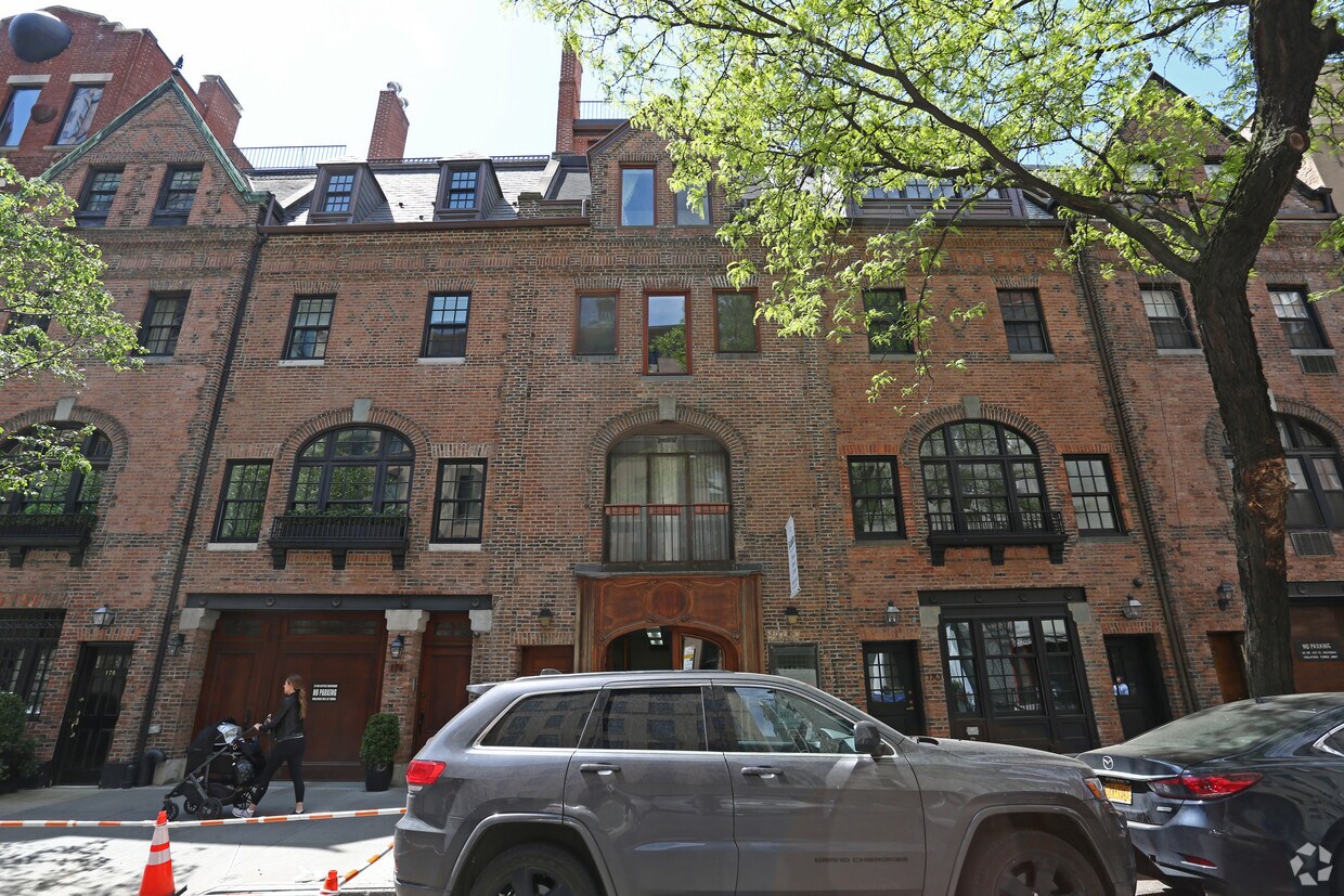Foto del edificio - 172 E 75th St