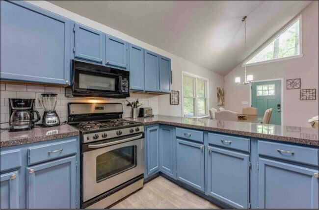 Foto del edificio - 790 Oak Dr